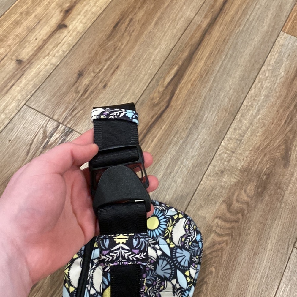 Vera Bradley satchel/Fanny pack - Picture 7 of 8